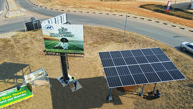 100% Solar powered LED display screen