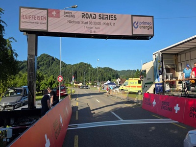 Vehicle-Mounted Mobile Display System for Swiss Cycling Events