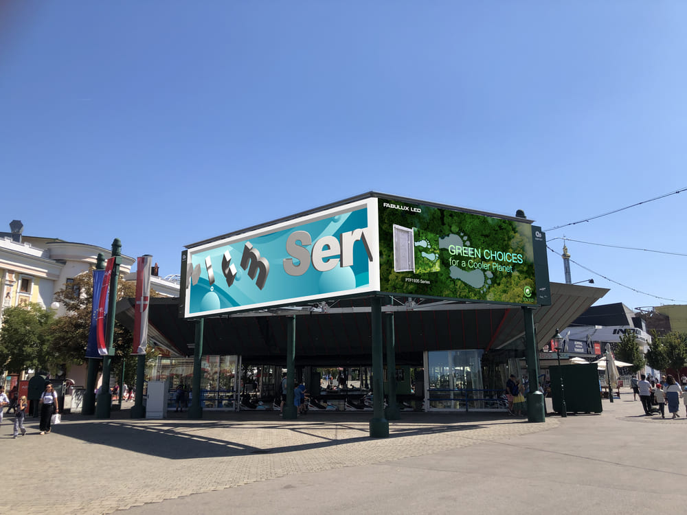  Fabulux PTF1935 Creates Austria’s First Naked-Eye 3D Outdoor Screen